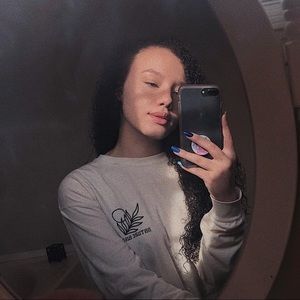 Meet your Posher, Shaina